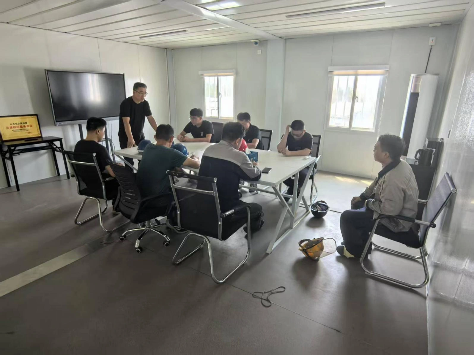 টিম নেতাদের জন্য বিশেষ সুরক্ষা প্রশিক্ষণের সাথে কর্মক্ষেত্রের সুরক্ষার ভিত্তি জোরদার করা